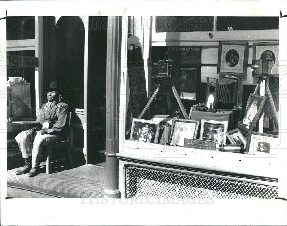 1990 Press Photo Cigar store mannequin in Galena Ill - Historic Images