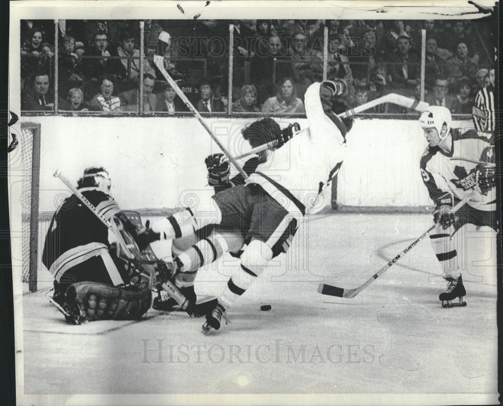 1972 Press Photo Toronto versus Boston in hockey - Historic Images