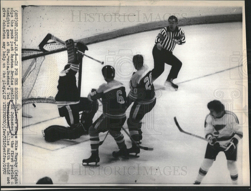 1972 Press Photo St Louis Mike Murphy zips shot past Boston&#39;s Ed Johnston - Historic Images