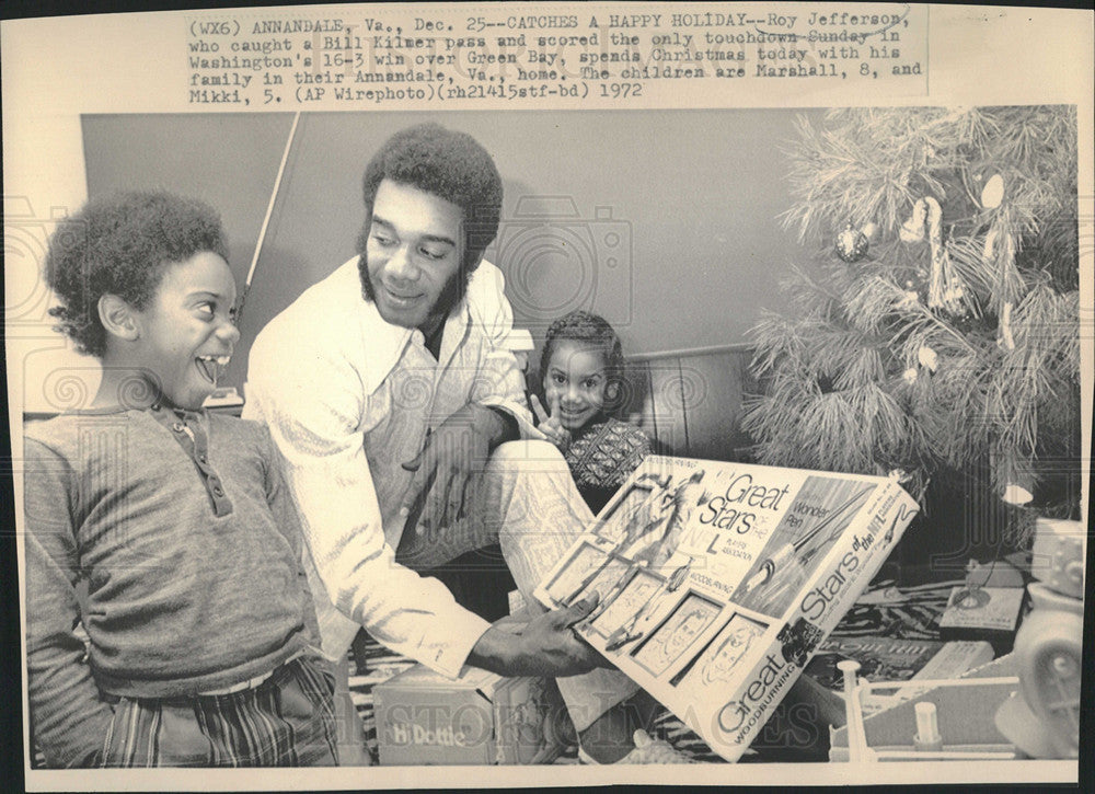 1973 Press Photo Roy Jefferson,Wash Redskin with familyMarshall and Mikki - Historic Images