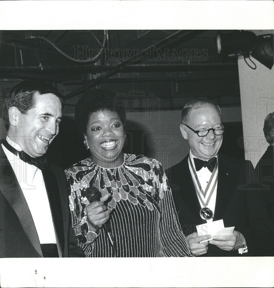 1984 Press Photo Oprah Winfrey and master chef Craig Claiborne - Historic Images