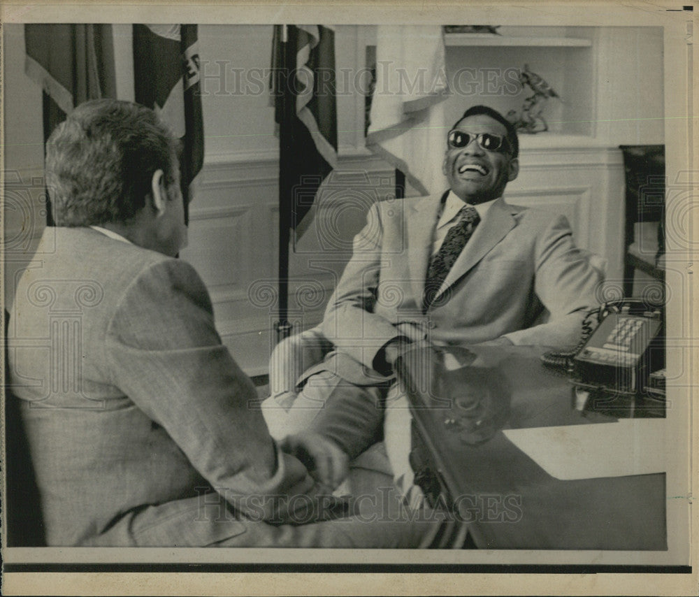 1972 Press Photo Jazz Blues Artist Ray Chales Visits President Nixon - Historic Images