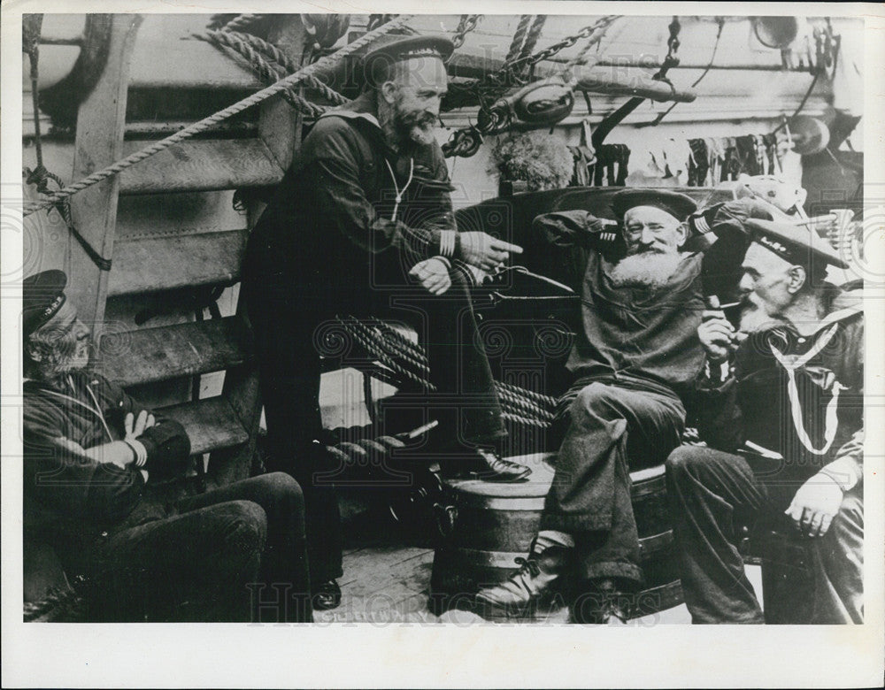 1975 Press Photo Early sailors on USS Mohican - Historic Images