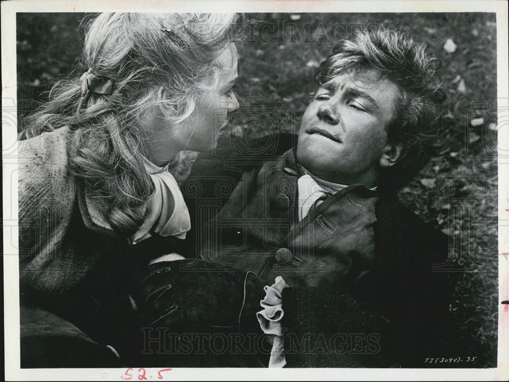 1963 Press Photo Albert Finney &amp; Susannah York in &quot;Tom Jones.&quot; - Historic Images