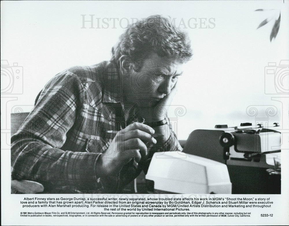 1981 Press Photo Albert Finney in &quot;Shoot the Moon.&quot; - Historic Images