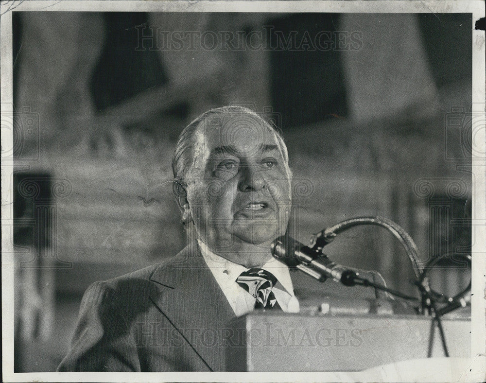 1976 Press Photo Mayor Richard Daley at American Legion. - Historic Images
