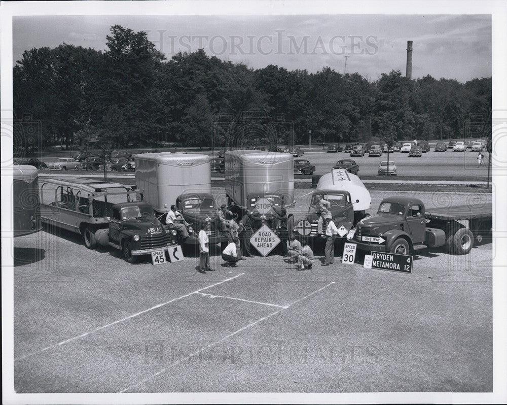 1951 Press Photo Michigan State University, Truck Drivers Laboratory - Historic Images