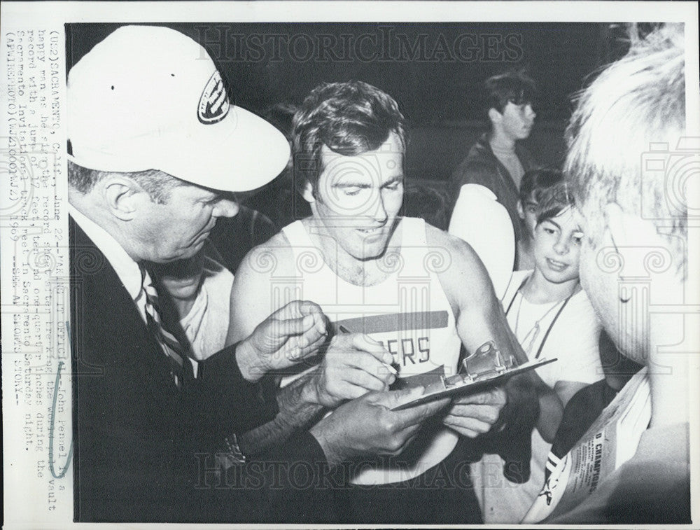 1969 Press Photo John Pennel, Pole Vault Record Setter - Historic Images