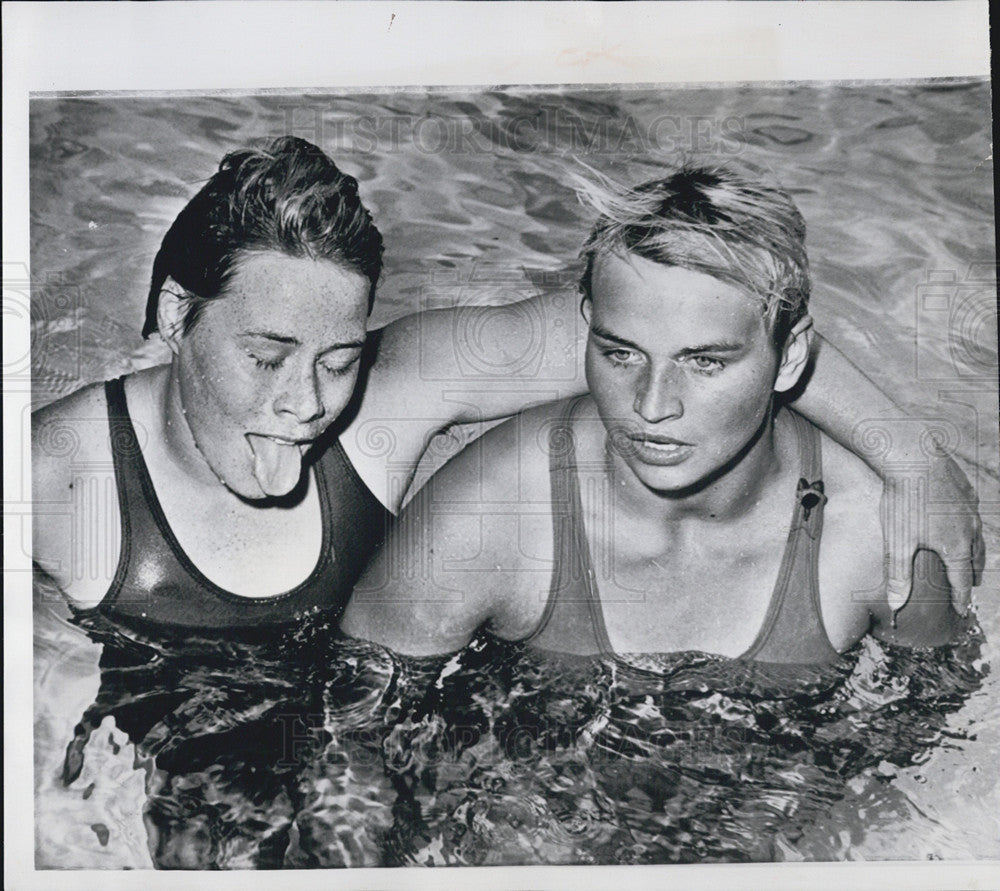 1962 Press Photo Ingrid Feurstack, left, &amp; Wiltrud Urselmann, German - Historic Images