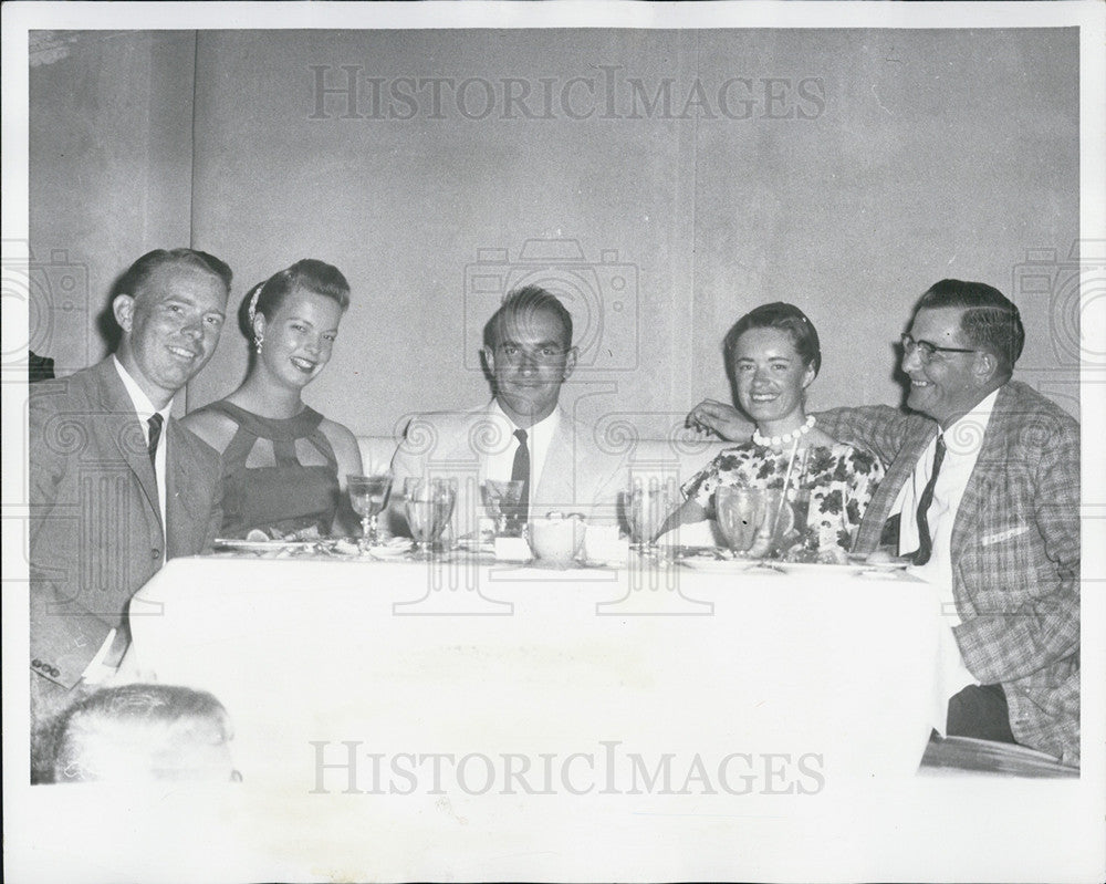1958 Press Photo Sahara Cup Race Winner Don Wilson Marv Heinriel George McKeonar - Historic Images
