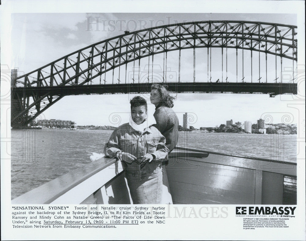 1987 Press Photo of Tootie and Natalie in &quot;The Facts of Life Down Under&quot; - Historic Images