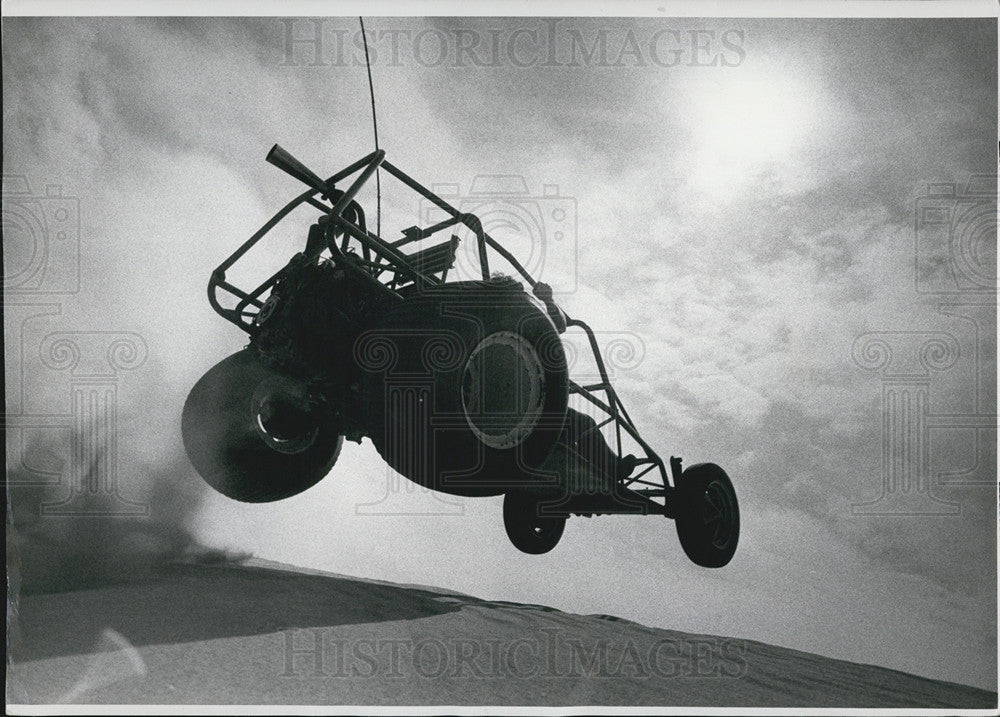 1975 Press Photo Dune buggy in California - Historic Images