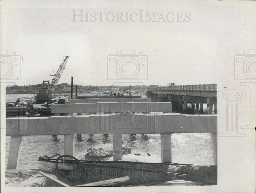 1969 Press Photo Terra Ceia Bay Bridge Construction Connection Sunshine Skyway - Historic Images