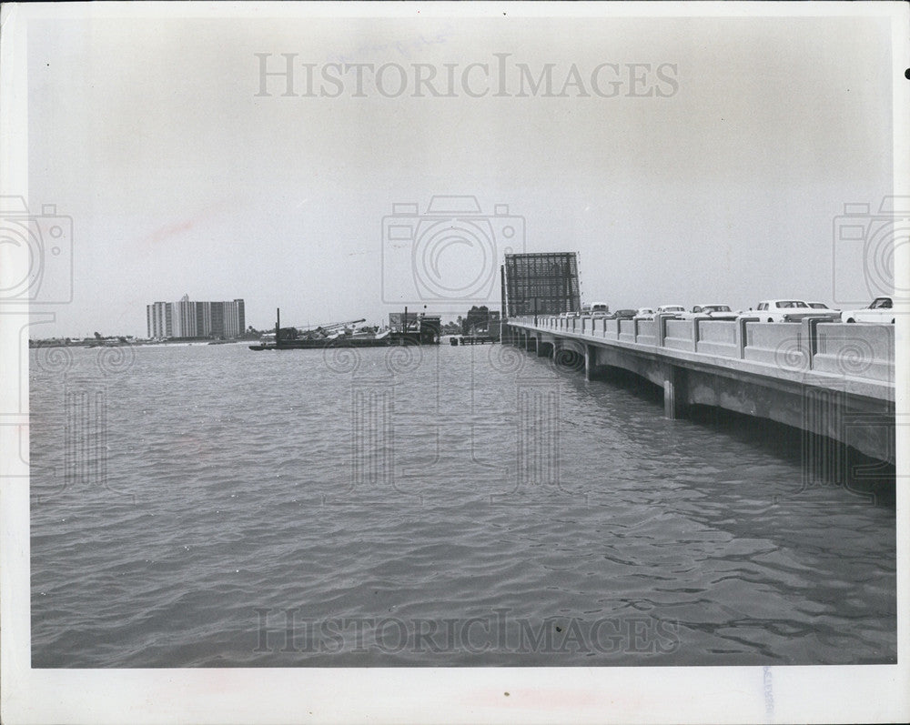 1967 Press Photo Seminole Bridge Transported By Barge Treasure Island Causeway - Historic Images