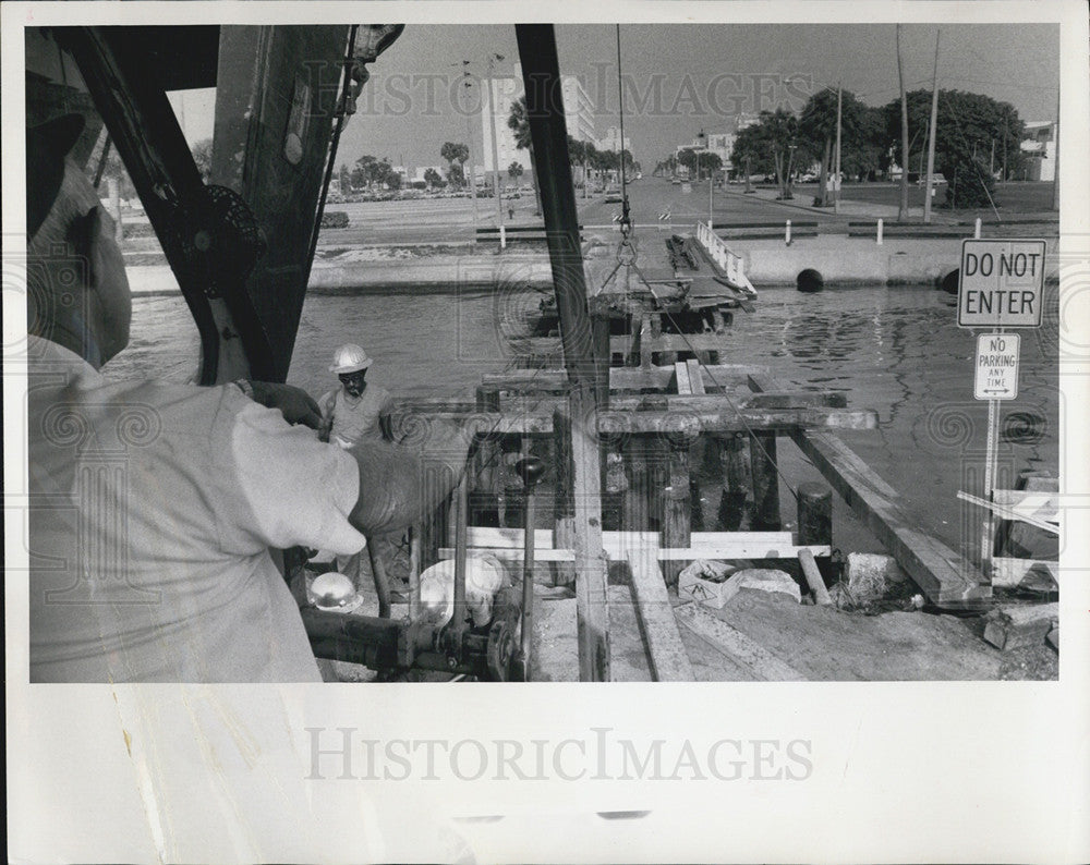 1970 Press Photo Bridge in St Petersburg Fla being demolished - Historic Images