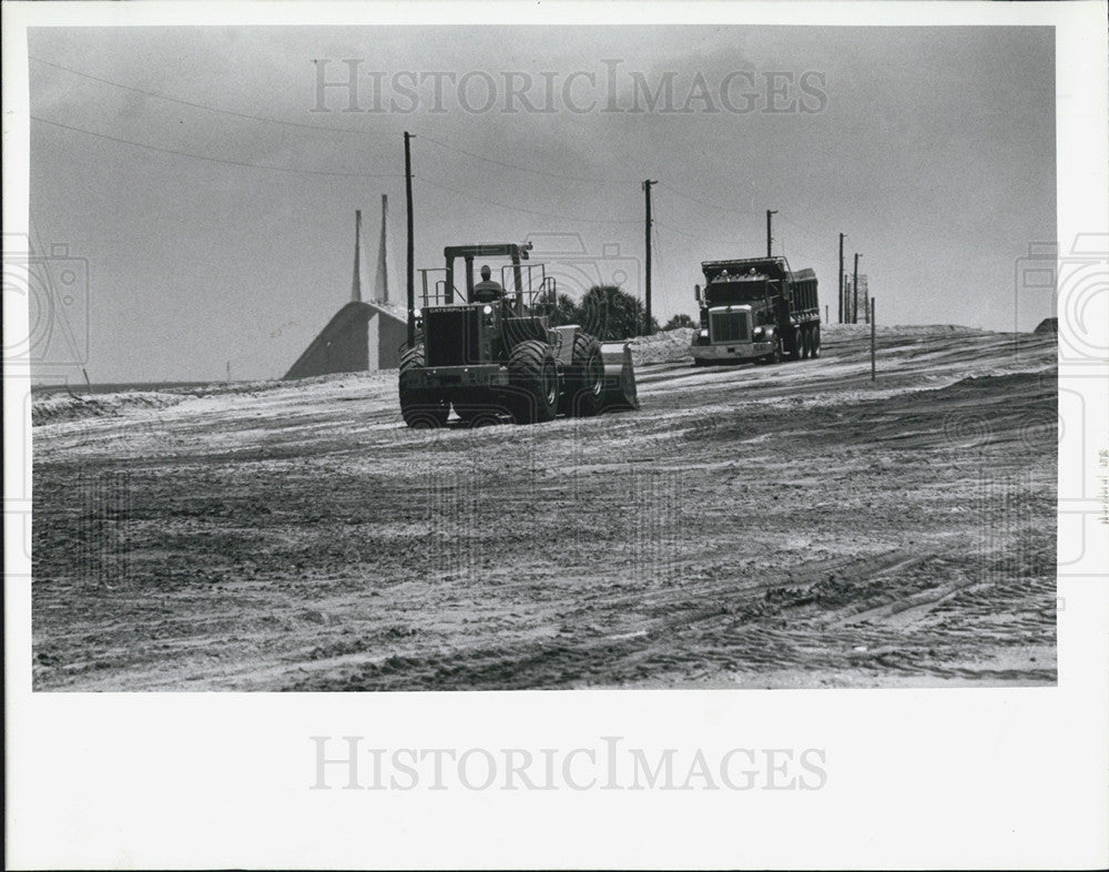 1989 Press Photo Construction on $27 million Sunshine Skyway in Fla. - Historic Images