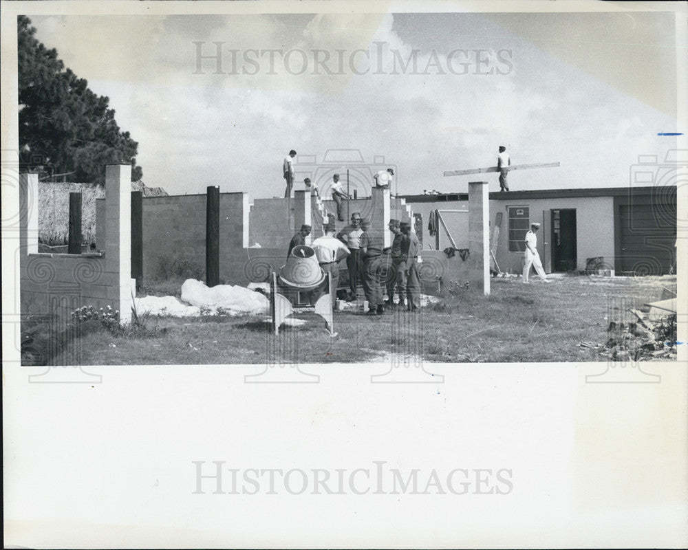 1969 Press Photo Seabees Navy Construction Battalion Workers Project Chicago - Historic Images