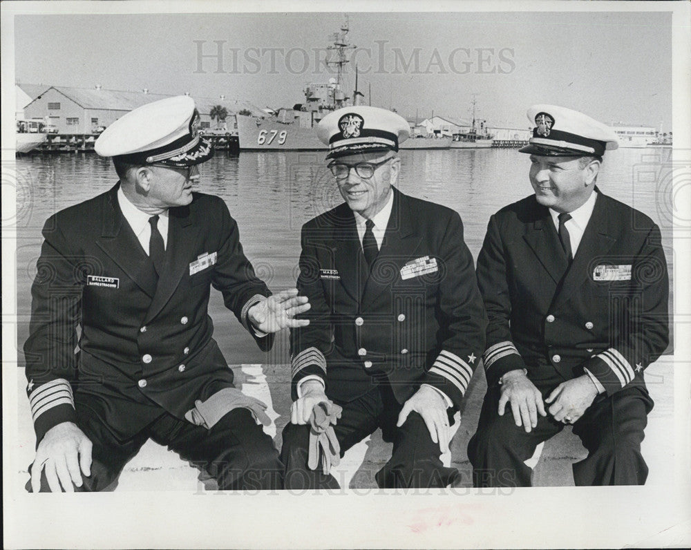 1965 Press Photo Naval Reserve Policies Discussed in  St Petersburg Florida - Historic Images