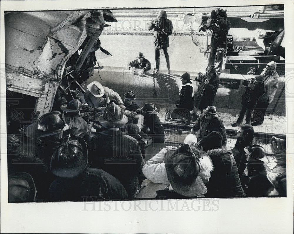 1976 Press Photo CTA  Car  accident at Addison St Y Kennedy expressway - Historic Images