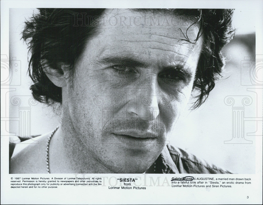 1987 Press Photo Actor Gabriel Byrne Stars In Lorimar Motion Pictures &quot;Siesta&quot; - Historic Images