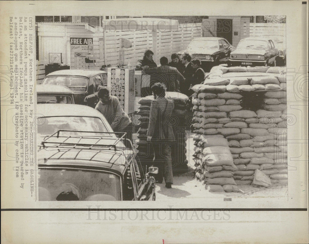 1954 Press Photo Northern  Ireland guarding the gas pumps for necessary vehicles - Historic Images