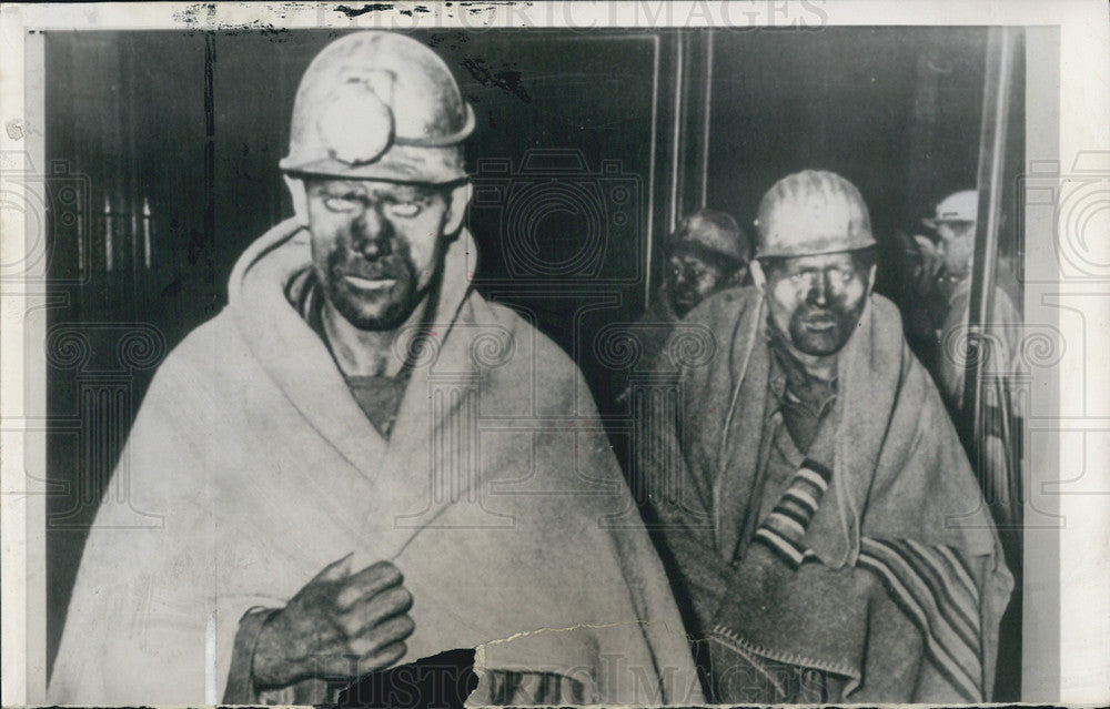 1964 Press Photo
Trapped miners rescued after 40 Hours
Castro-Rauxel, Germany - Historic Images