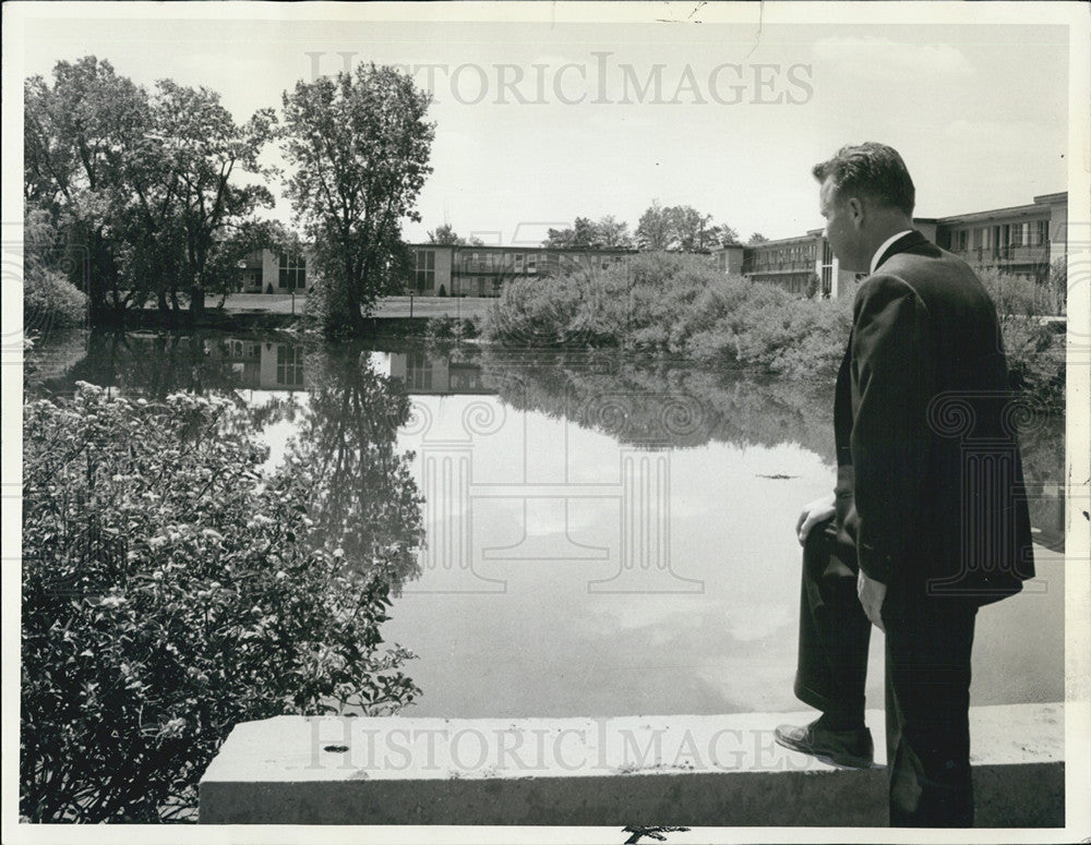 1963 Press Photo Builder William G Riley and His 776 Unit Apartment - Historic Images