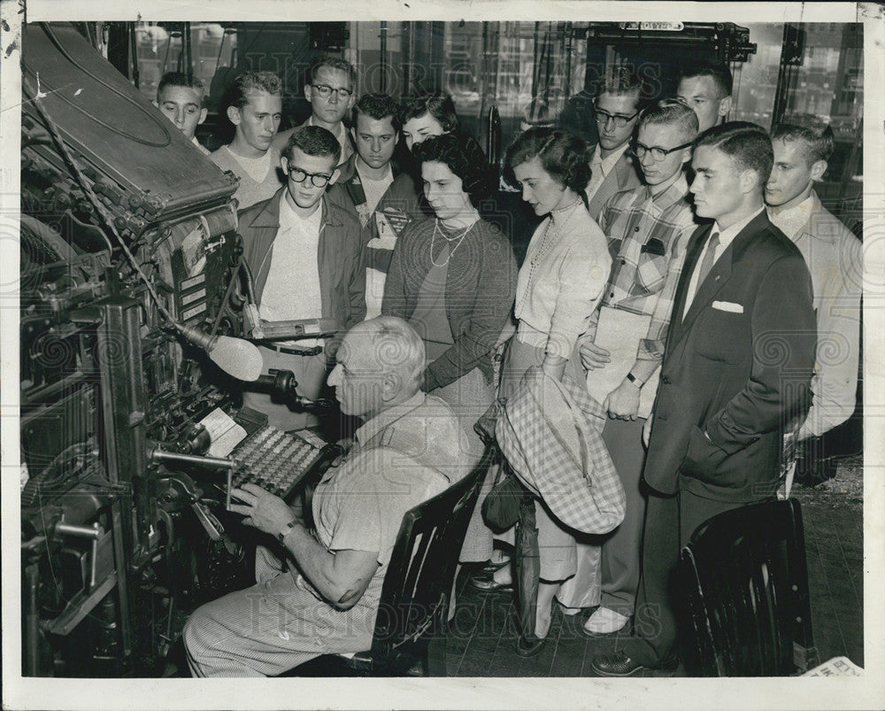 1955 Press Photo Students concordia teachers college visit sun-times composing  - Historic Images