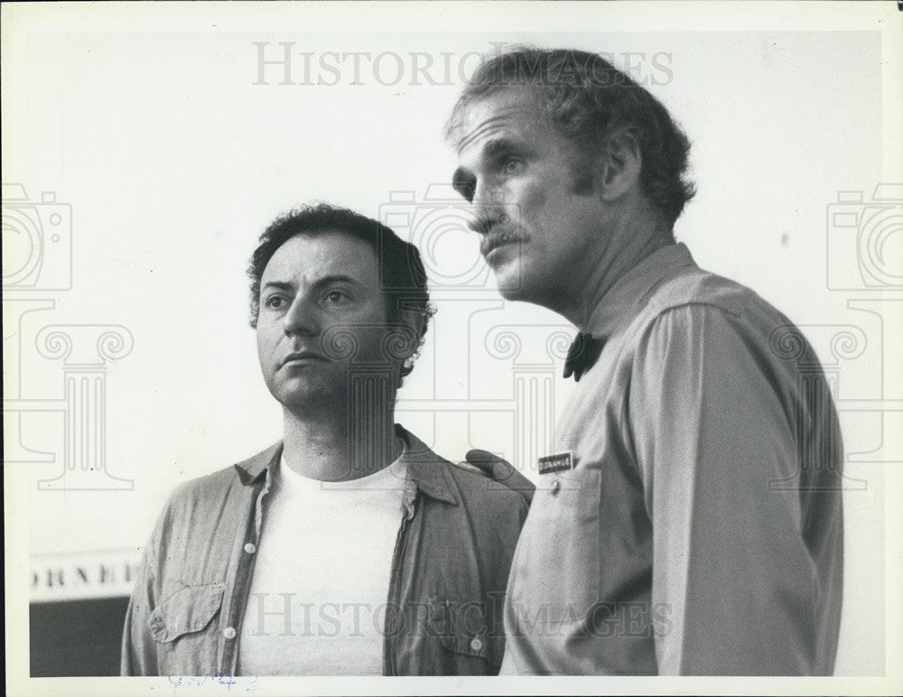 1980 Press Photo Actor Alan Arkin Seamon Glass The Other Side Of Hell - Historic Images