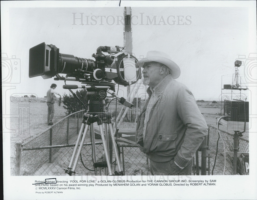 1989 Press Photo Robert Altman Directing &quot;Fool for Love&quot; - Historic Images