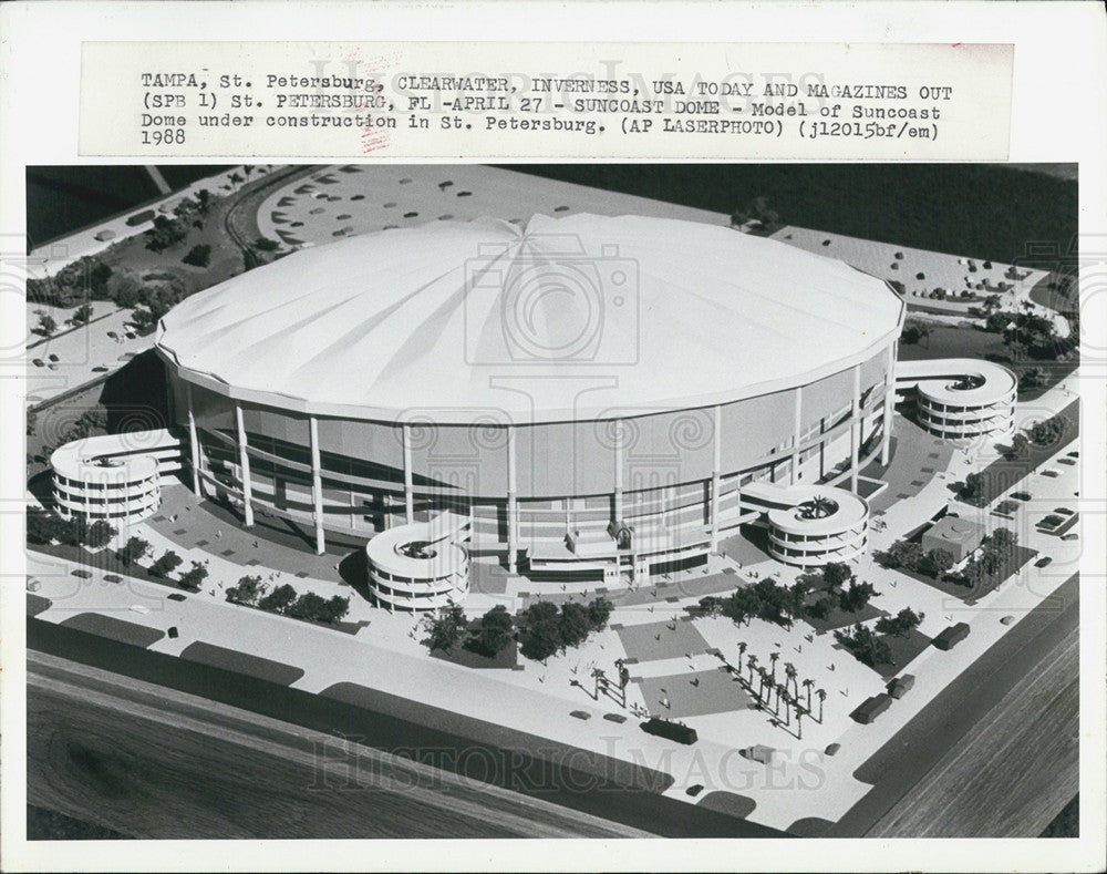 1988 Press Photo Florida Suncoast Dome under construction in St. Petersburg - Historic Images