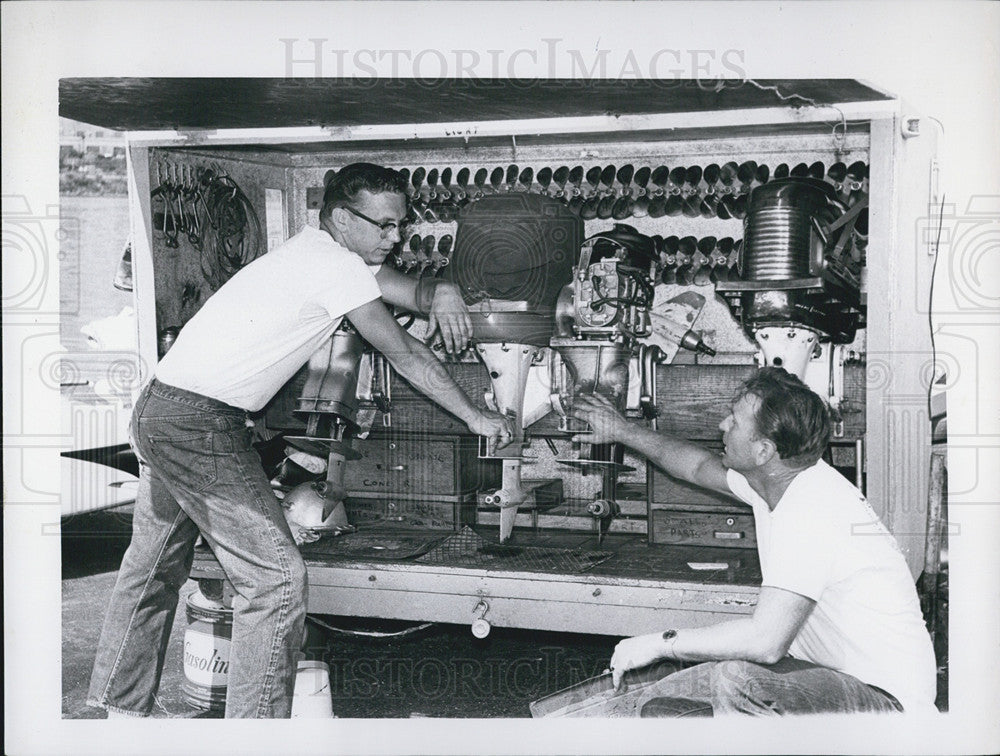 1963 Press Photo Ernie Dowe and Ted May with Outboard Engines - Historic Images