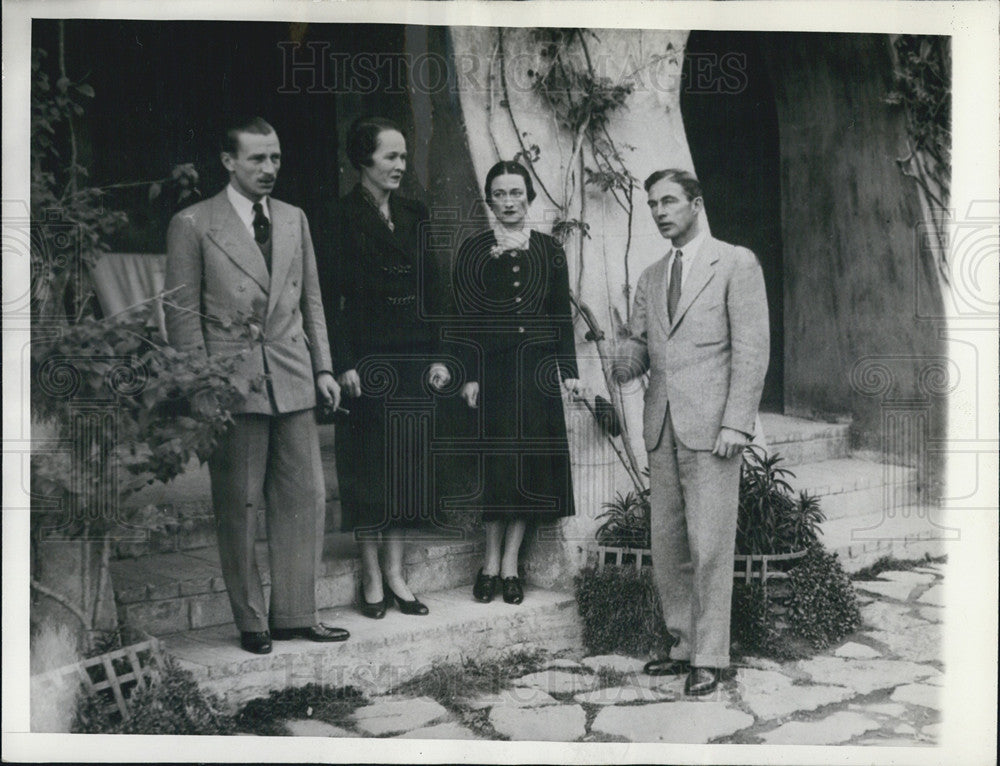 1936 Press Photo Mrs Ernest Simpson in Cannes, France - Historic Images