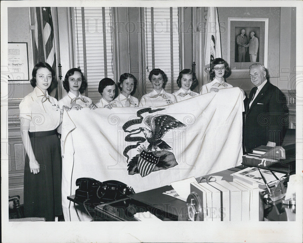 1956 Press Photo Secretary of State Charles Carpenter with Illinois Flag - Historic Images