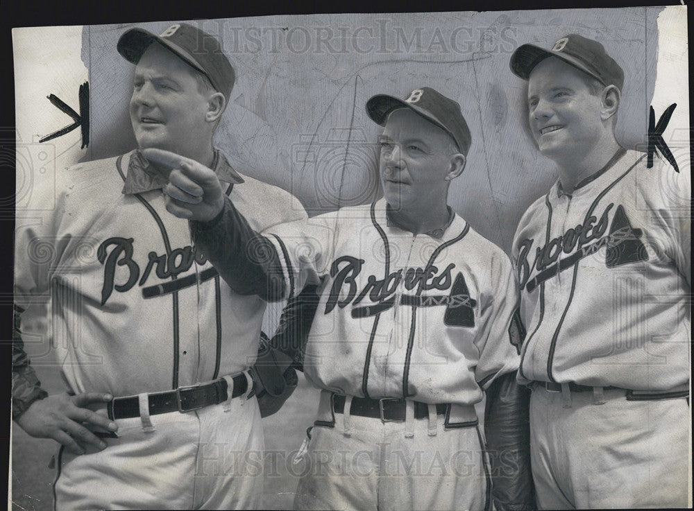 1947 Press Photo Atlanta Braves Mort Cooper Billy Southworth Charlie Red Barrett - Historic Images