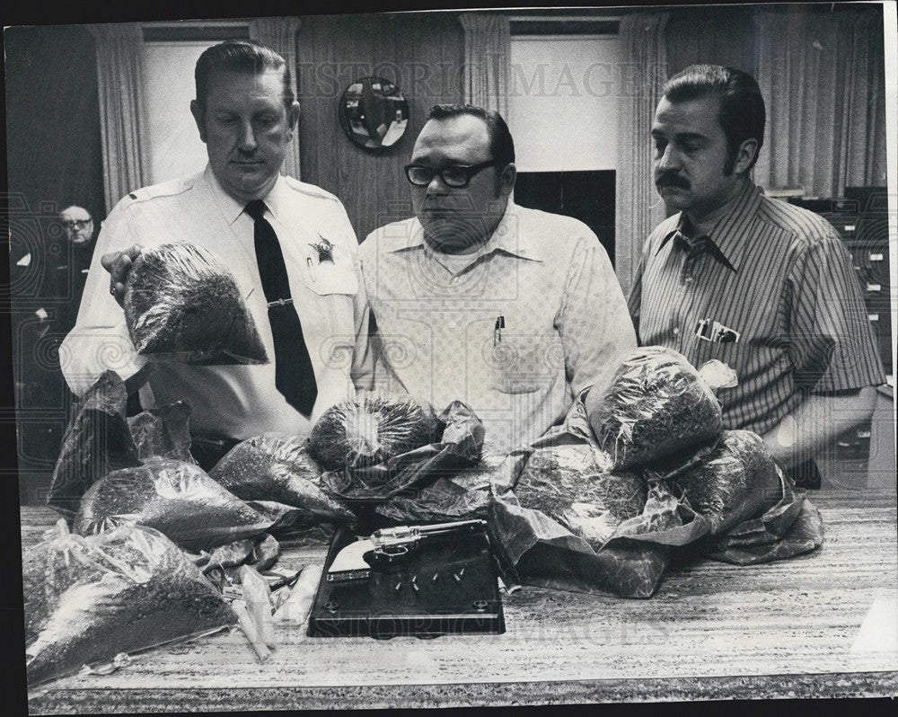 1973 Press Photo Jack Brandt and Detectives Robert Smolen &amp; George Incledon - Historic Images