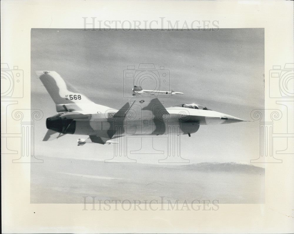 1975 Press Photo Airplane - Historic Images