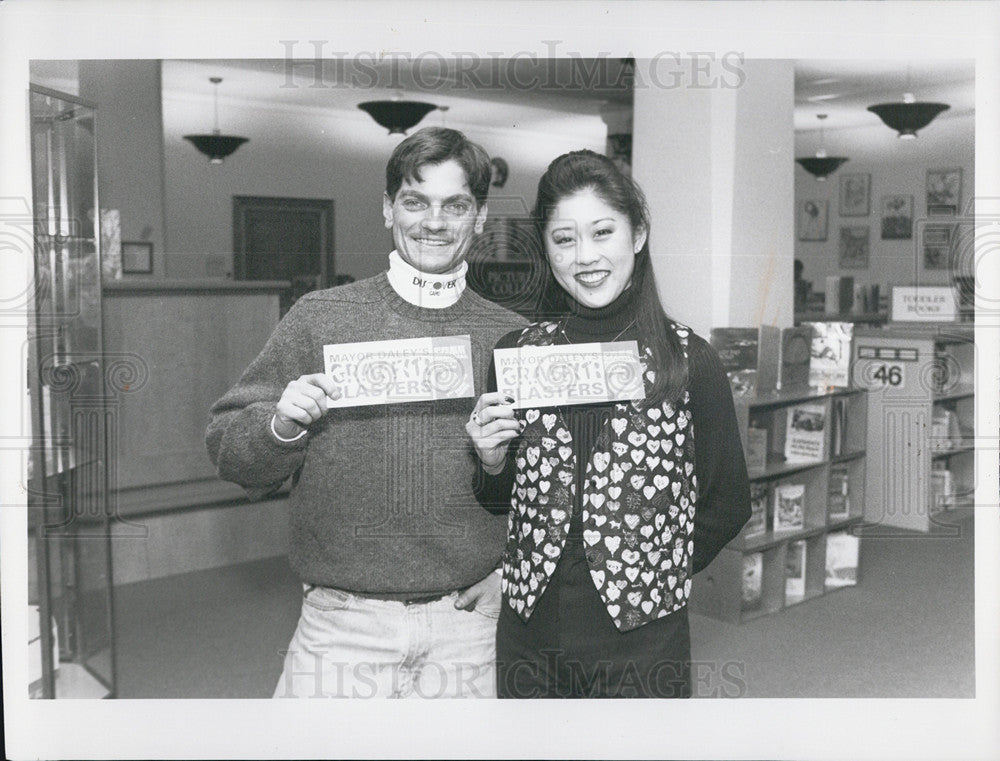 1996 Press Photo Figue Skaters Paul Wylies &amp; Kristi Yamamguchi in Chicago - Historic Images