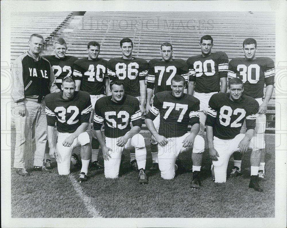 1964 Press Photo Yale's Football Squad: Jim Howard, Douglas Moore, Forrest - Historic Images