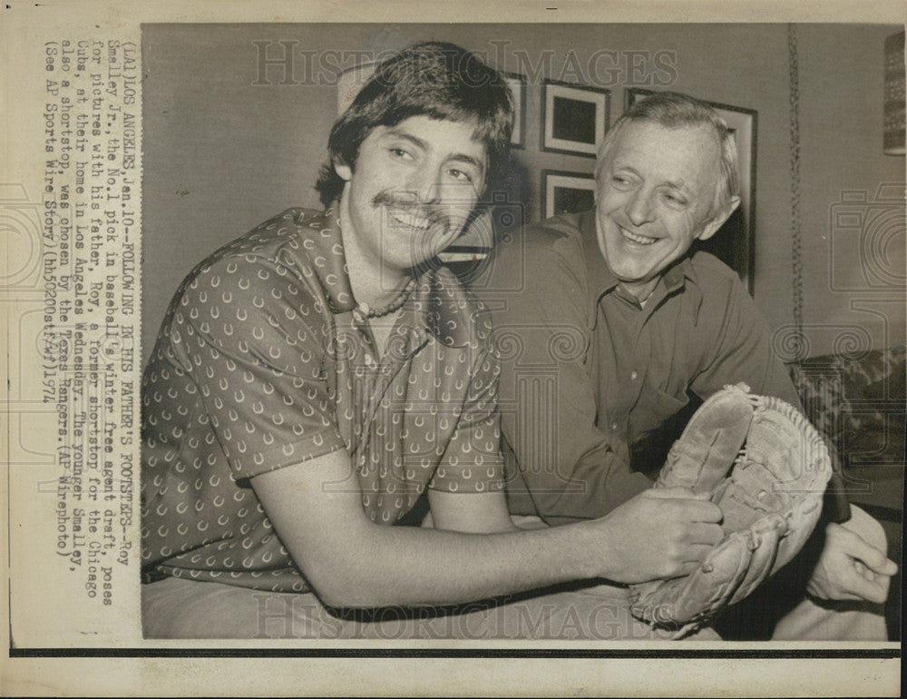 1974 Press Photo Roy Smalley Jr and Father Roy Smalley in Los Angeles - Historic Images