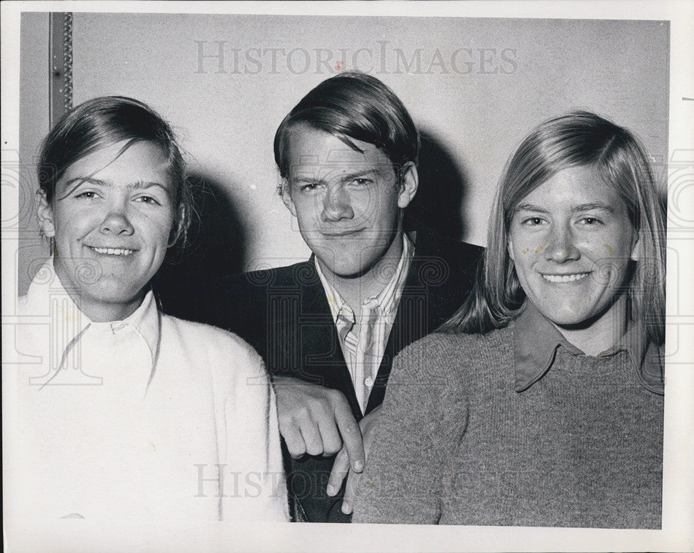 1971 Press Photo Skiers Marilyn Cochran Bobby Cochran &amp; Barbara Cochran Playboy - Historic Images