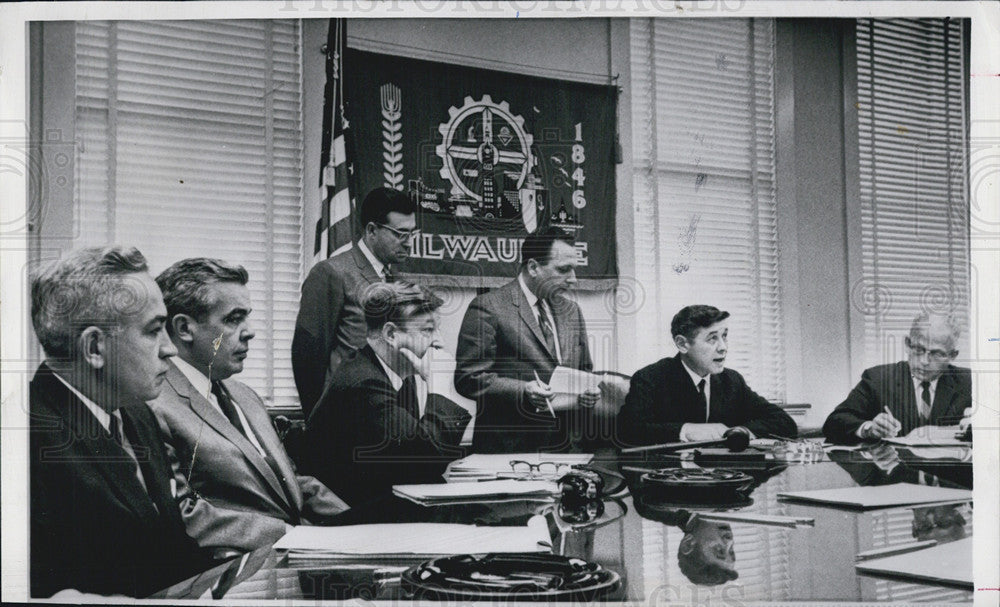 1964 Press Photo
Milwaukee Braves
Mayor Henry Maier Paul Hurd Tom Gallger - Historic Images