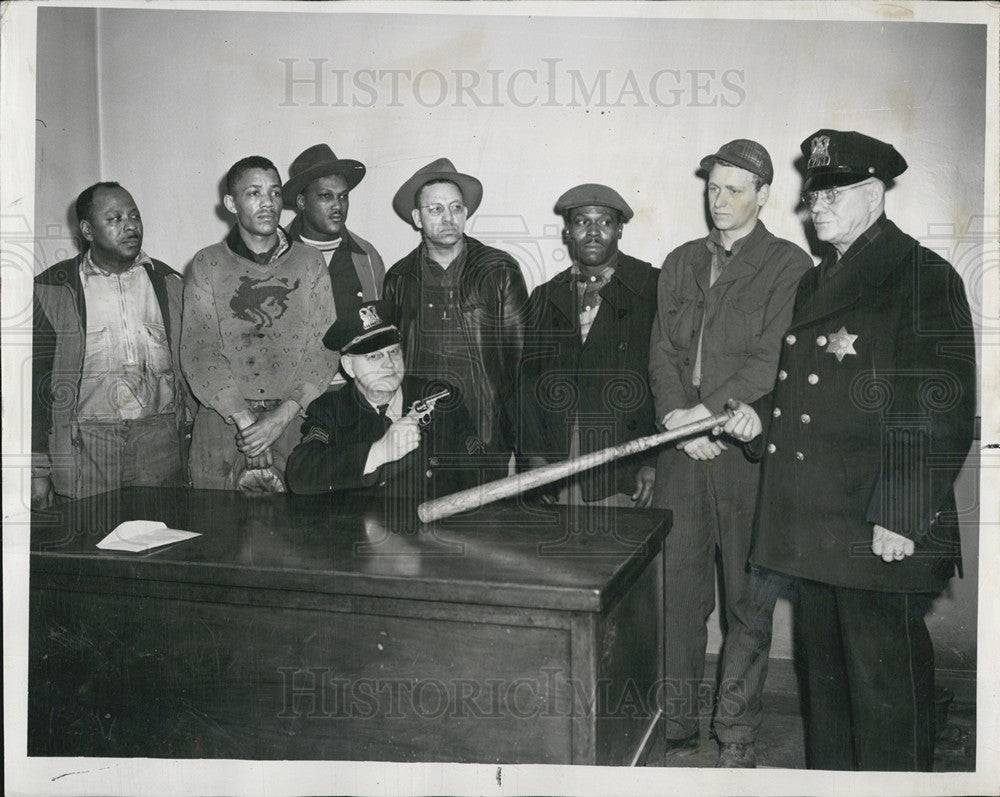 1952 Press Photo Strikers Arrested and Taken to Deering Police Station - Historic Images