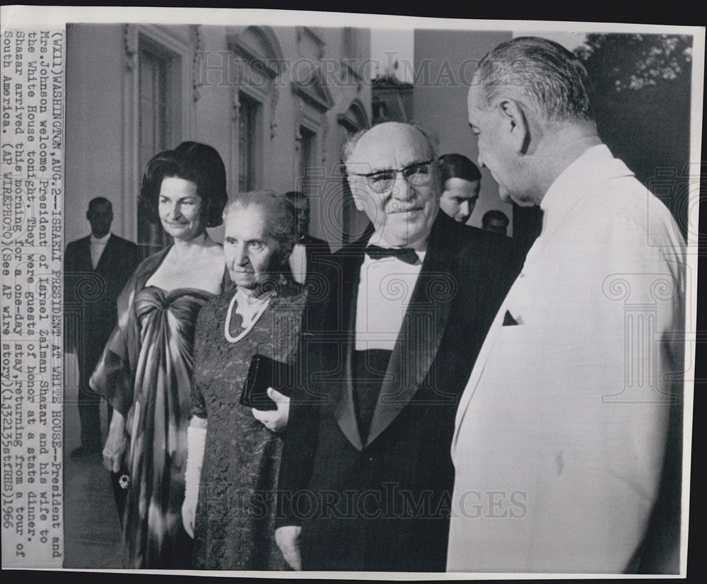 1966 Press Photo President and Mrs Johnson with Zalnan Shazar of Israel - Historic Images