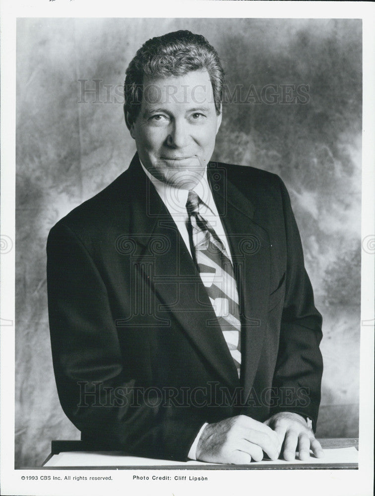 1993 Press Photo Copy William Shatner In Suit Grinning - Historic Images