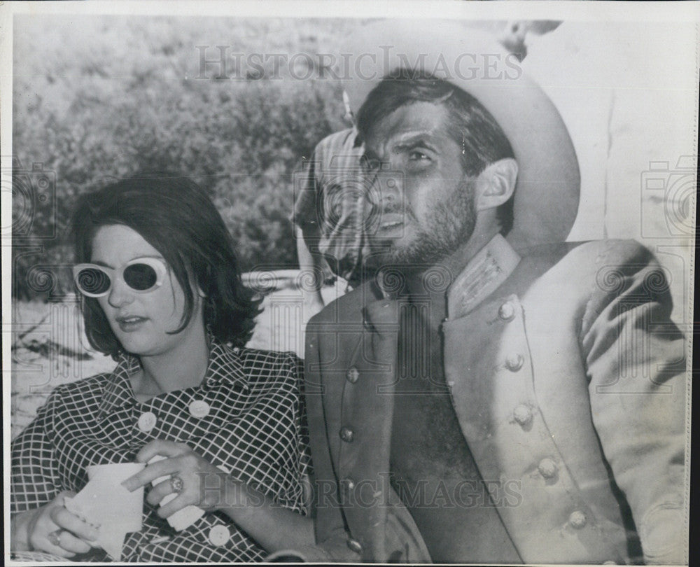 1966 Press Photo Lynda Johnson And George Hamilton On Set Of The Long Road Home - Historic Images