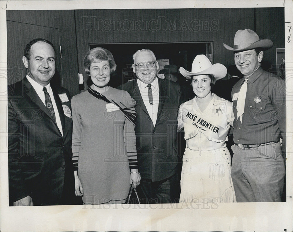 1967 Press Photo Wyoming Governor Stan Hathaway Frontier Days Committee - Historic Images