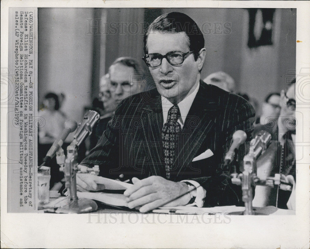 1973 Press Photo Secretary of Defense Elliot Richardson testifies on Foreign - Historic Images