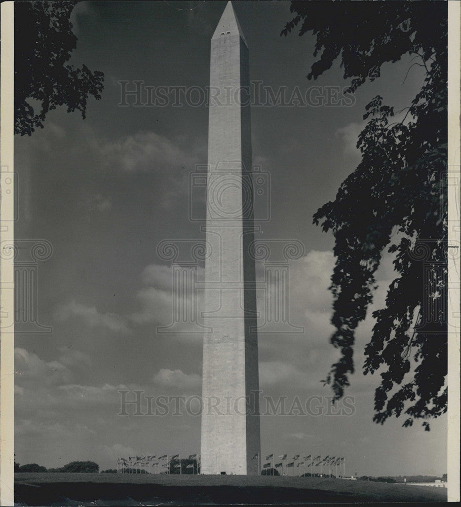 1965 Press Photo The Washington Monument rising 555 feet high - Historic Images