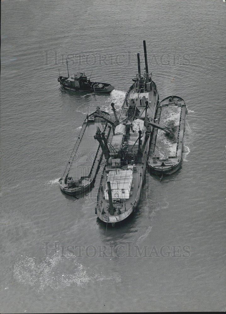 Press Photo Holland Sand Dredge Barges Construction Area Dykes Dam - Historic Images